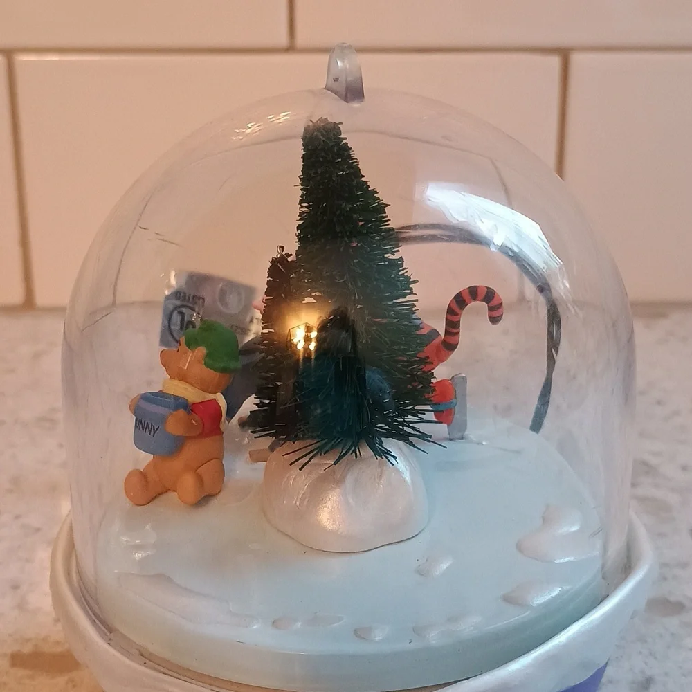 1996 Hallmark Keepsake Magic Disney Ornament 